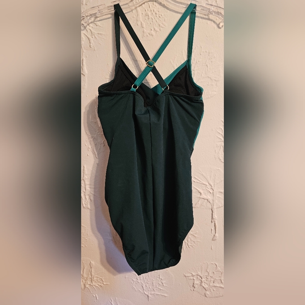 Lands' End Slendersuit Pleated Low Leg Women's Swimsuit New Size 2 - Picture 2 of 5